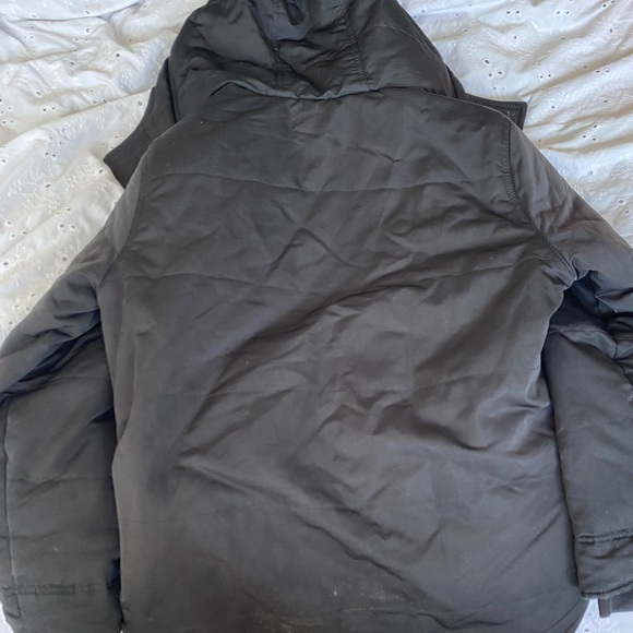 Hollister Mens Winter Jacket ! Small Black Grey Fur - Picture 2 of 6